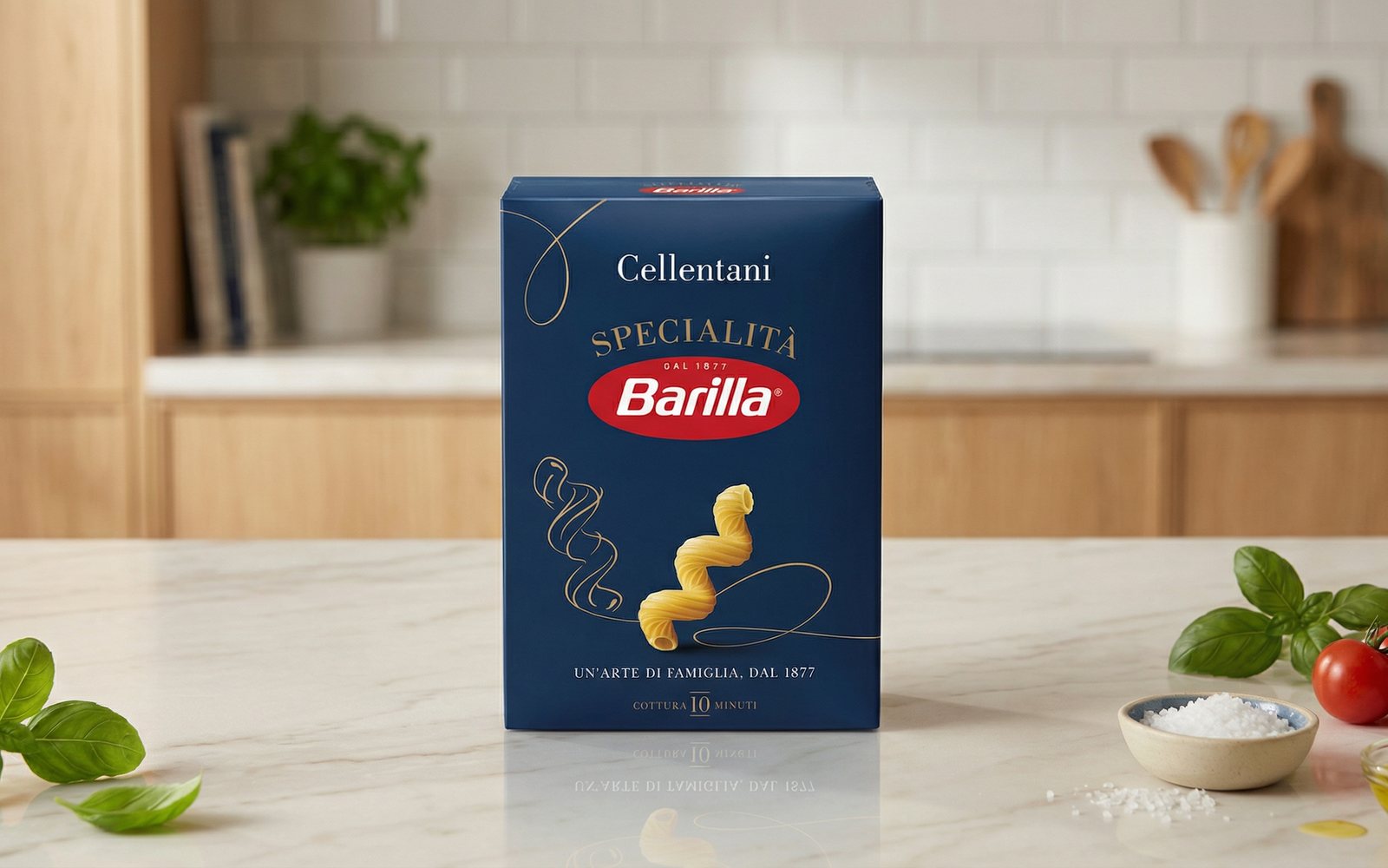 Confezione di pasta ambientata in cucina